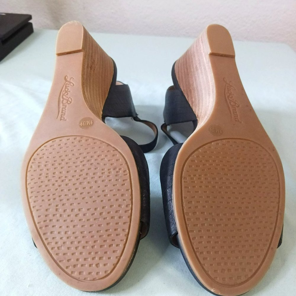Lucky Brand Wedge Sandals - Picture 5 of 12